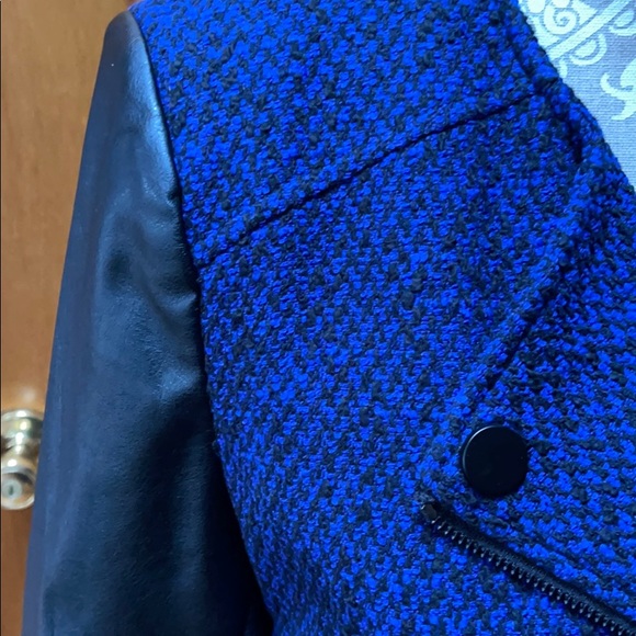 NWT!  Calvin Klein bomber jacket. Size M - Picture 3 of 4